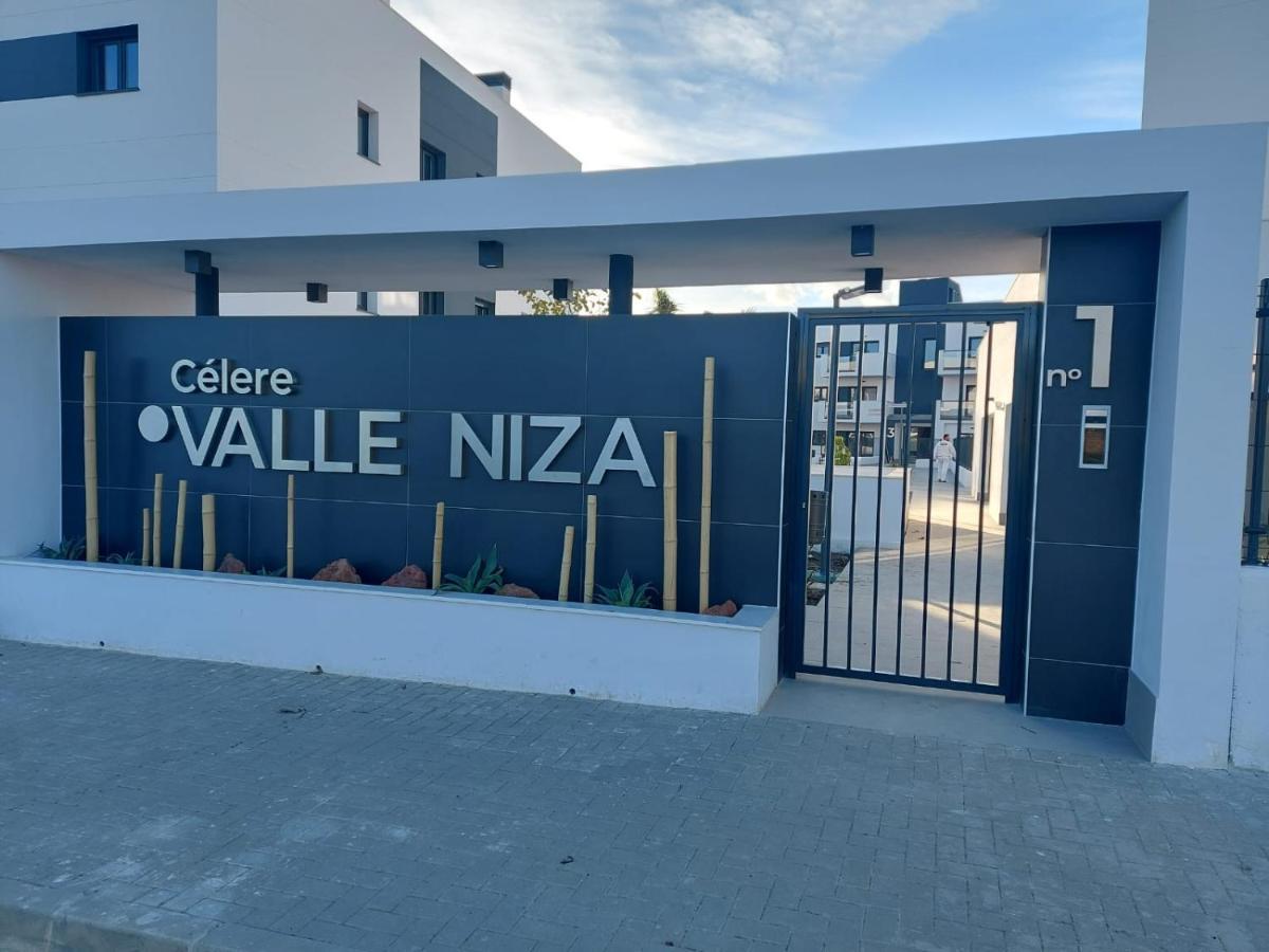 Apartamento Valle-Niza: Beachfront Retreat in Velez-Malaga Exterior photo