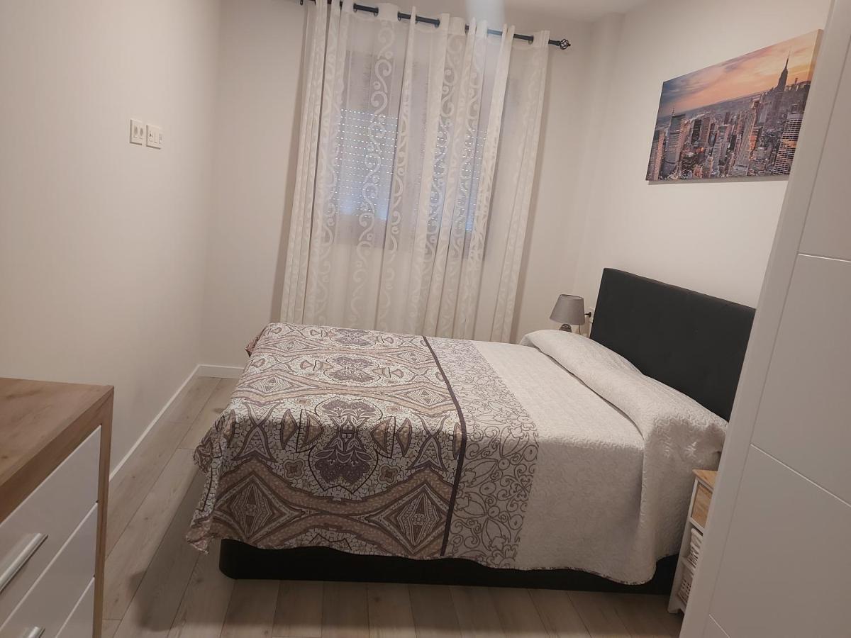 Apartamento Valle-Niza: Beachfront Retreat in Velez-Malaga Exterior photo