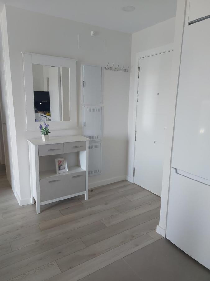 Apartamento Valle-Niza: Beachfront Retreat in Velez-Malaga Exterior photo