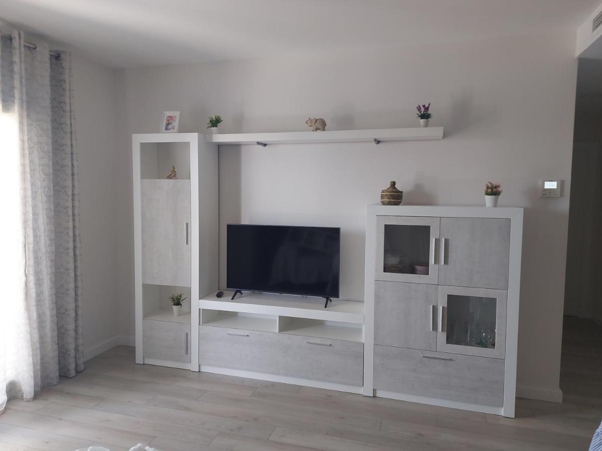 Apartamento Valle-Niza: Beachfront Retreat in Velez-Malaga Exterior photo