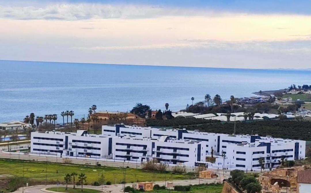 Apartamento Valle-Niza: Beachfront Retreat in Velez-Malaga Exterior photo