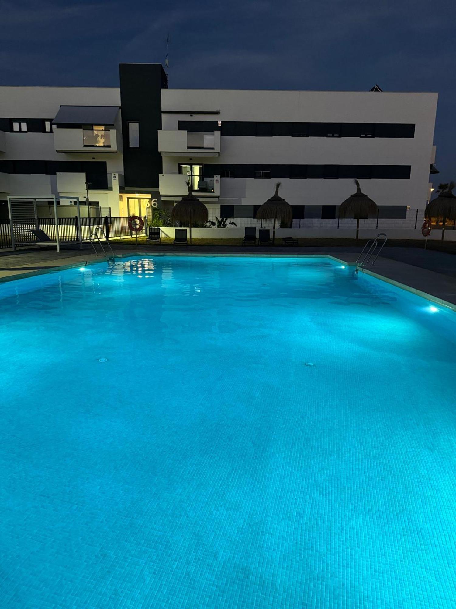 Apartamento Valle-Niza: Beachfront Retreat in Velez-Malaga Exterior photo